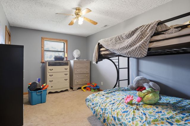 1650 Little Fish Trap Rd, Lawrenceburg, TN 38464