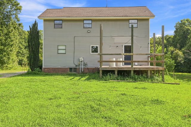 1650 Little Fish Trap Rd, Lawrenceburg, TN 38464
