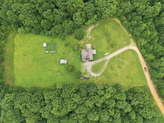 1650 Little Fish Trap Rd, Lawrenceburg, TN 38464