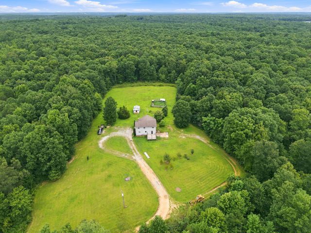 1650 Little Fish Trap Rd, Lawrenceburg, TN 38464