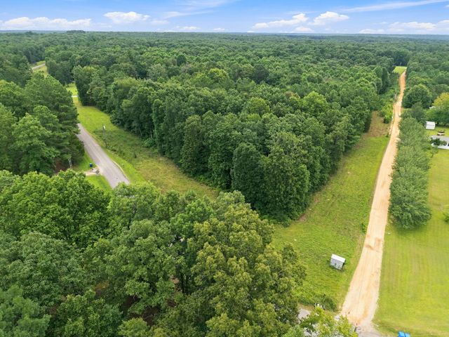 1650 Little Fish Trap Rd, Lawrenceburg, TN 38464