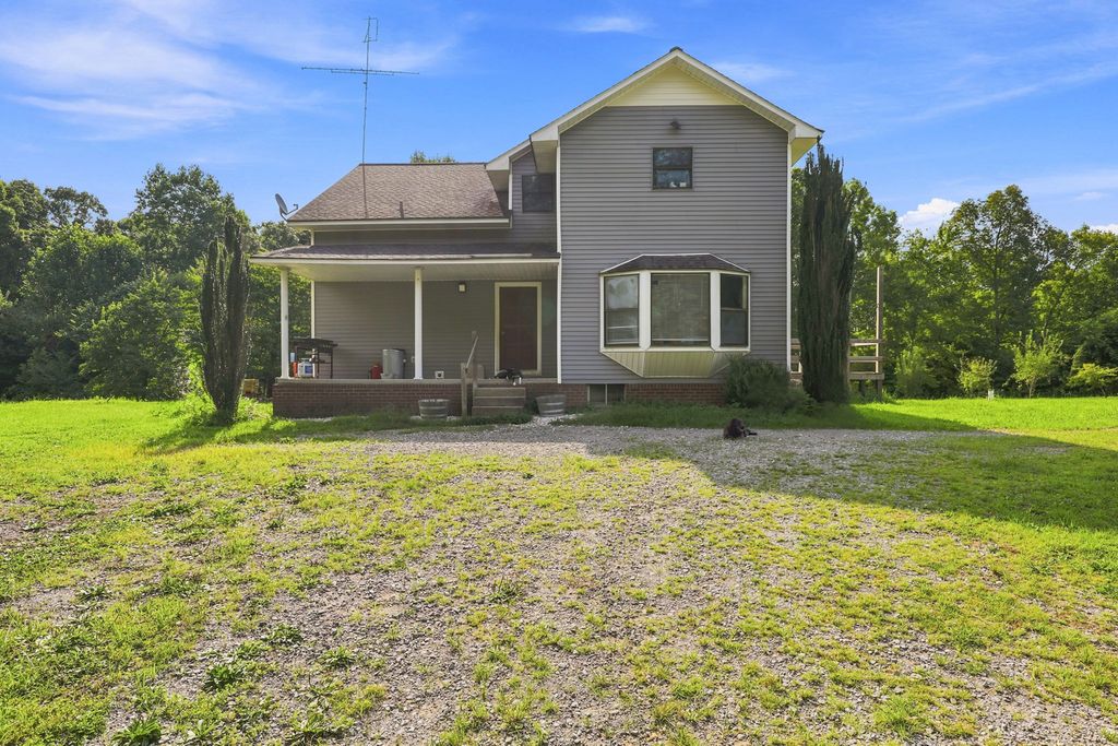 1650 Little Fish Trap Rd, Lawrenceburg, TN 38464