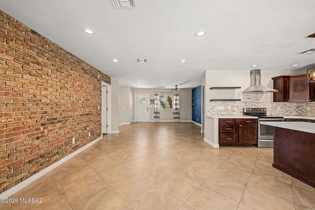 7550 E Rio Verde Drive, Tucson, AZ 85715