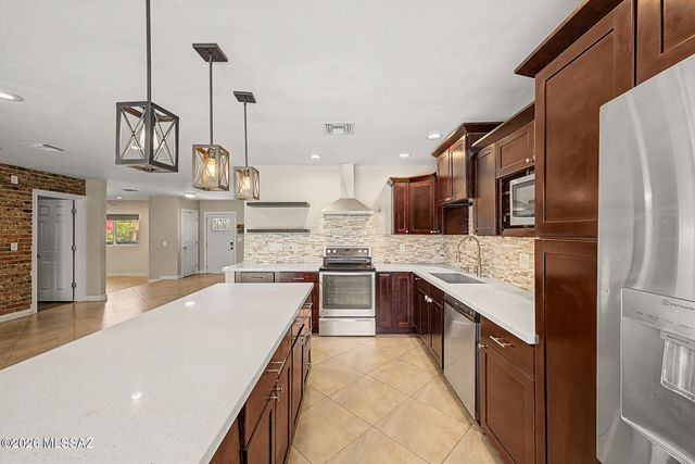 7550 E Rio Verde Drive, Tucson, AZ 85715