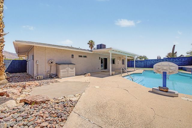 7550 E Rio Verde Drive, Tucson, AZ 85715