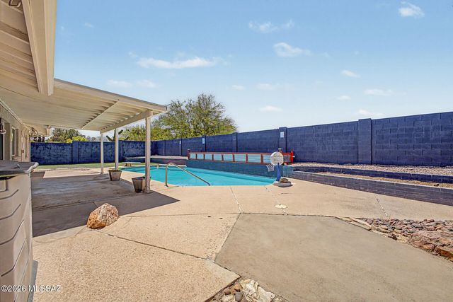 7550 E Rio Verde Drive, Tucson, AZ 85715