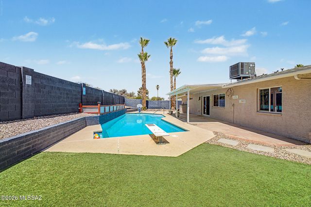 7550 E Rio Verde Drive, Tucson, AZ 85715