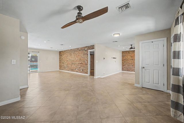 7550 E Rio Verde Drive, Tucson, AZ 85715