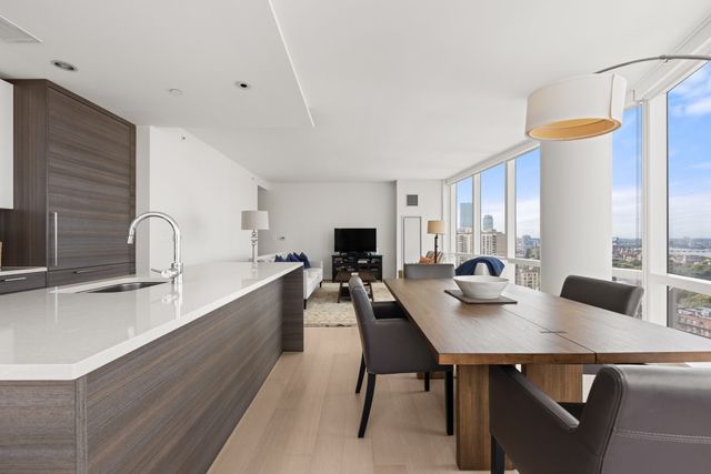 1 Franklin St 2404, Boston, MA 02110