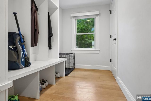 186 Midwood Road, Glen Rock, NJ 07452