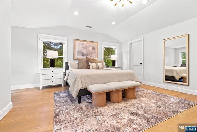 186 Midwood Road, Glen Rock, NJ 07452