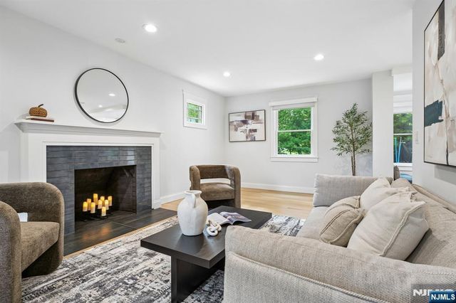 186 Midwood Road, Glen Rock, NJ 07452