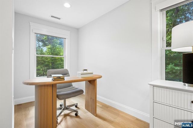 186 Midwood Road, Glen Rock, NJ 07452