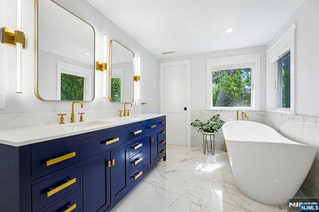 186 Midwood Road, Glen Rock, NJ 07452