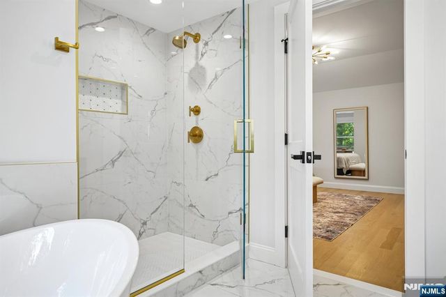 186 Midwood Road, Glen Rock, NJ 07452
