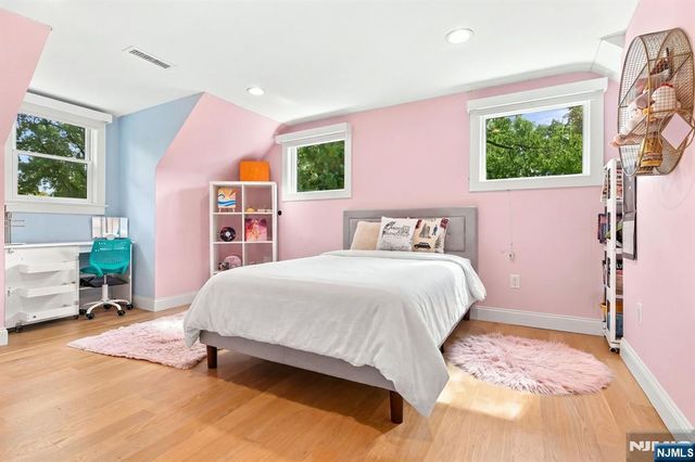 186 Midwood Road, Glen Rock, NJ 07452