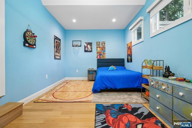 186 Midwood Road, Glen Rock, NJ 07452