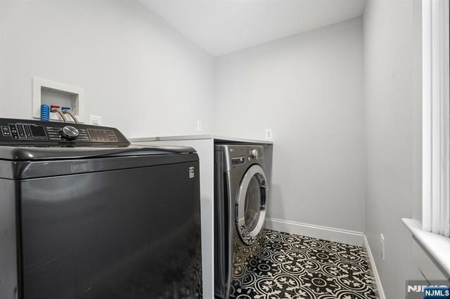 186 Midwood Road, Glen Rock, NJ 07452