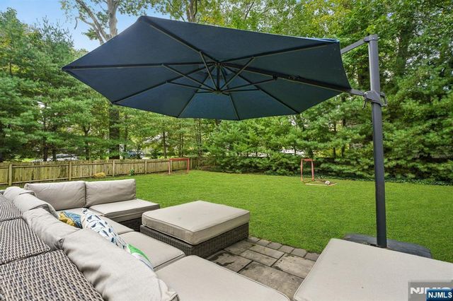186 Midwood Road, Glen Rock, NJ 07452
