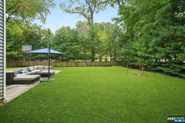 186 Midwood Road, Glen Rock, NJ 07452
