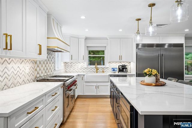 186 Midwood Road, Glen Rock, NJ 07452