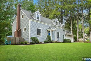 186 Midwood Road, Glen Rock, NJ 07452