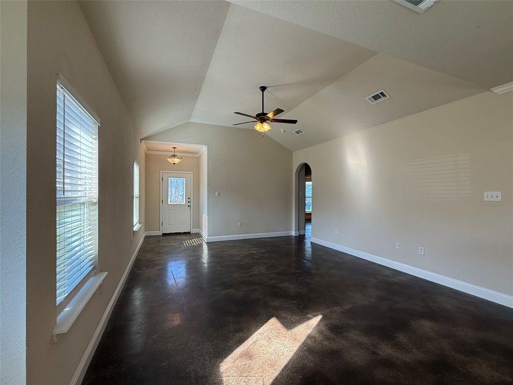 402 W Avenue C, Waxahachie, TX 75165 — photo 3