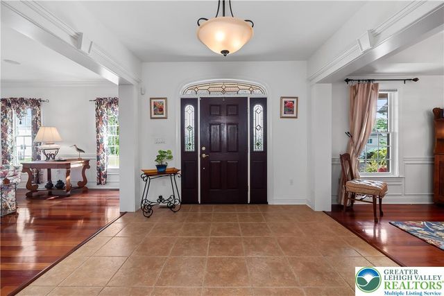 20 Longhill Drive, Easton, PA 18042
