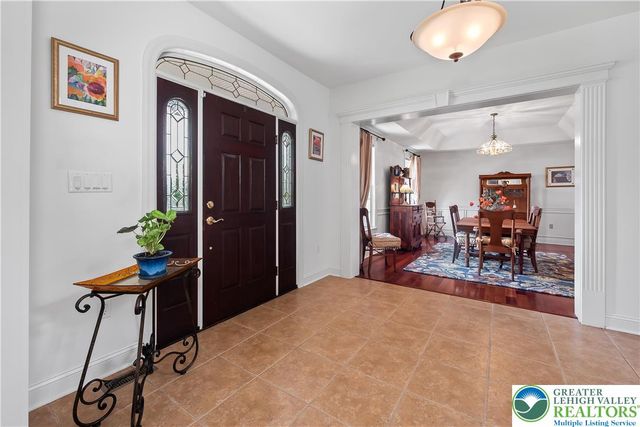 20 Longhill Drive, Easton, PA 18042