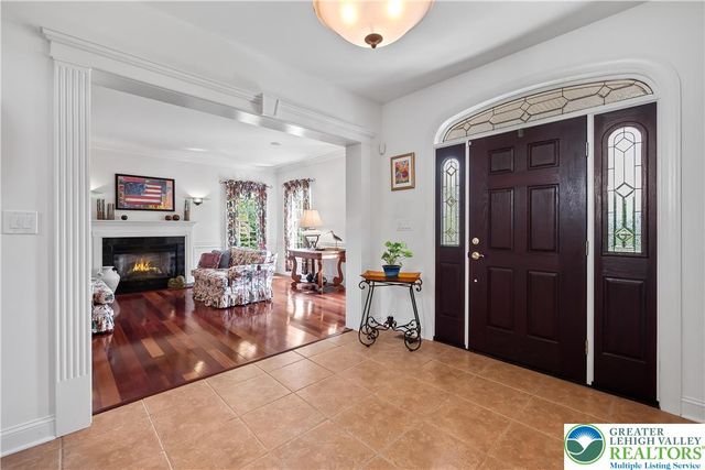 20 Longhill Drive, Easton, PA 18042