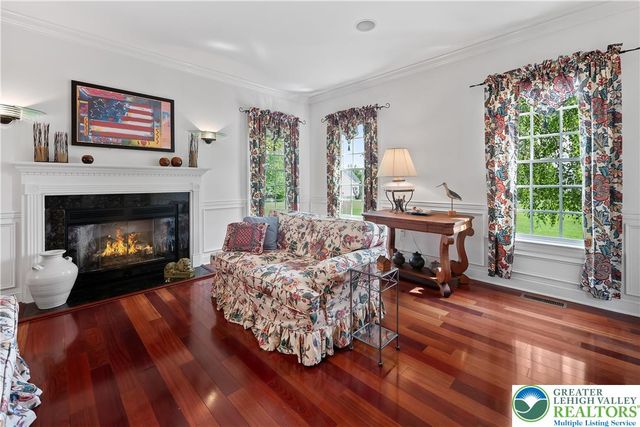 20 Longhill Drive, Easton, PA 18042