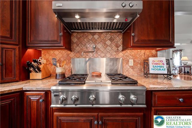 20 Longhill Drive, Easton, PA 18042