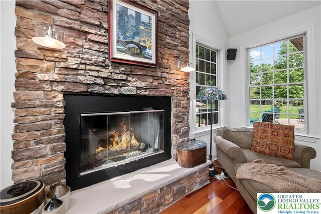 20 Longhill Drive, Easton, PA 18042