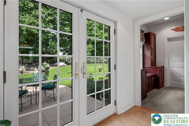 20 Longhill Drive, Easton, PA 18042