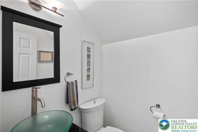 20 Longhill Drive, Easton, PA 18042