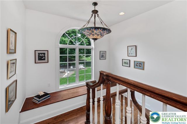 20 Longhill Drive, Easton, PA 18042