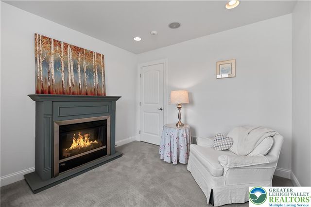 20 Longhill Drive, Easton, PA 18042