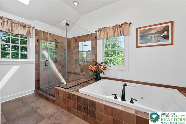 20 Longhill Drive, Easton, PA 18042