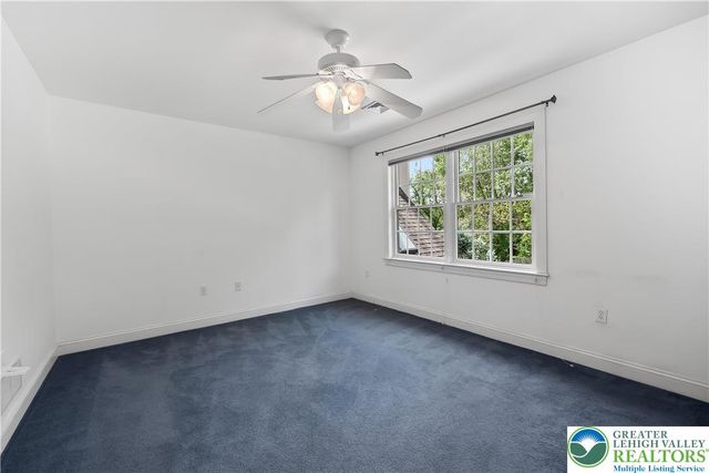 20 Longhill Drive, Easton, PA 18042