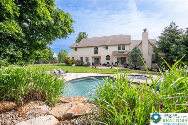 20 Longhill Drive, Easton, PA 18042