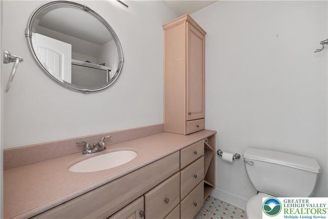 20 Longhill Drive, Easton, PA 18042