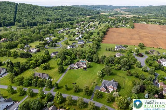 20 Longhill Drive, Easton, PA 18042