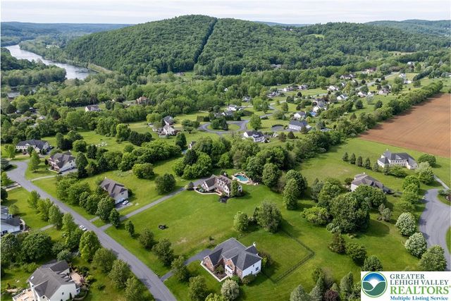 20 Longhill Drive, Easton, PA 18042