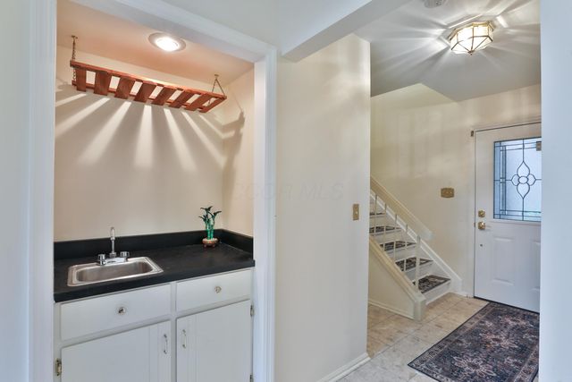 2095 Willowick Drive, C, Columbus, OH 43229