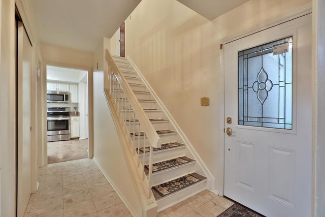 2095 Willowick Drive, C, Columbus, OH 43229