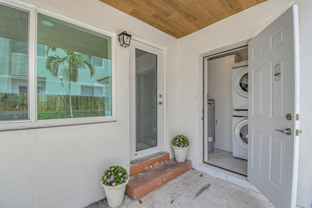 420 SW 13TH Street, Fort Lauderdale, FL 33315