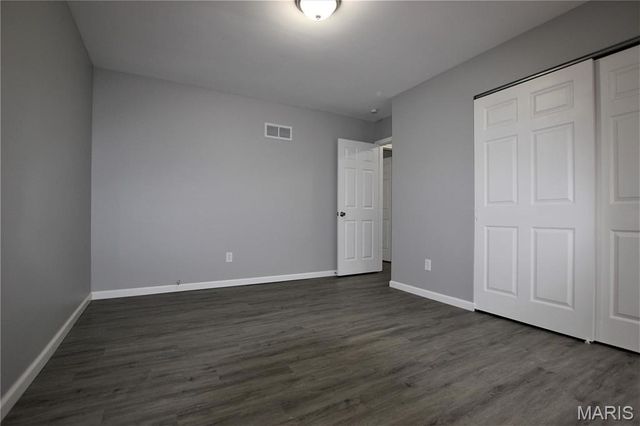 195 N Service Road C, St Peters, MO 63376