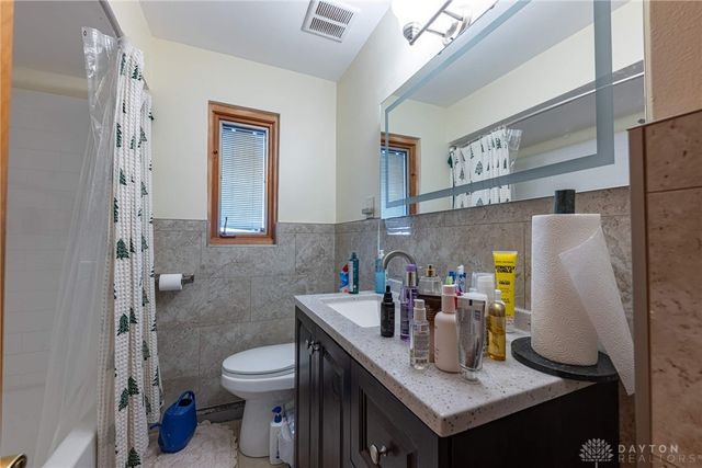 1427 Barton Avenue, Kettering, OH 45429