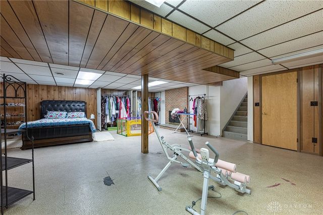 1427 Barton Avenue, Kettering, OH 45429