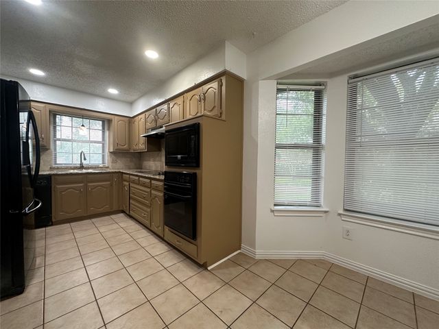 719 Athenia Way, Duncanville, TX 75137